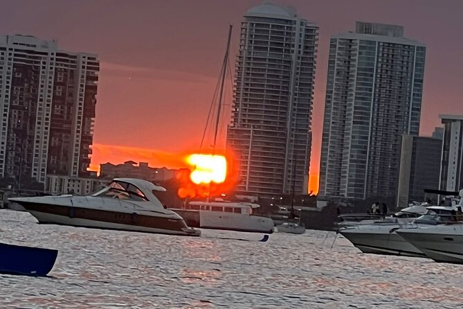 2-Hours Private Miami Boat Tour With Champagne - Star Island, famous homes, and Millionaire’s Row