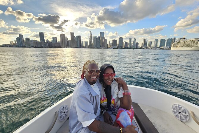 2 hrs Miami Private Boat Tour with Cooler, Ice, Bluetooth Stereo - Bayside and the Port of Miami