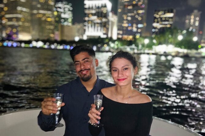 2 hrs Miami Private Boat Tour with Cooler, Ice, Bluetooth Stereo - Star Island and famous homes
