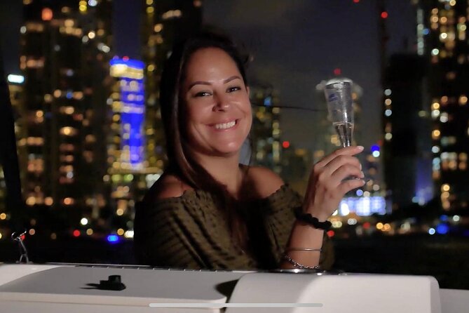 2 hrs Miami Private Boat Tour with Cooler, Ice, Bluetooth Stereo - The boat, music, cooler, and comfort