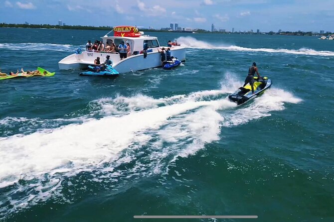 3 Hour Party Boat Jet ski Banana Tube and open bar in Miami - The Miami waterfront route from Bayshore Drive
