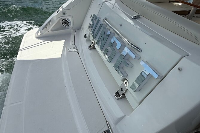 37 Ft Yacht Yacht for 2 or 4 hours, Bluetooth, In the Miami Bay - Choosing two hours or four