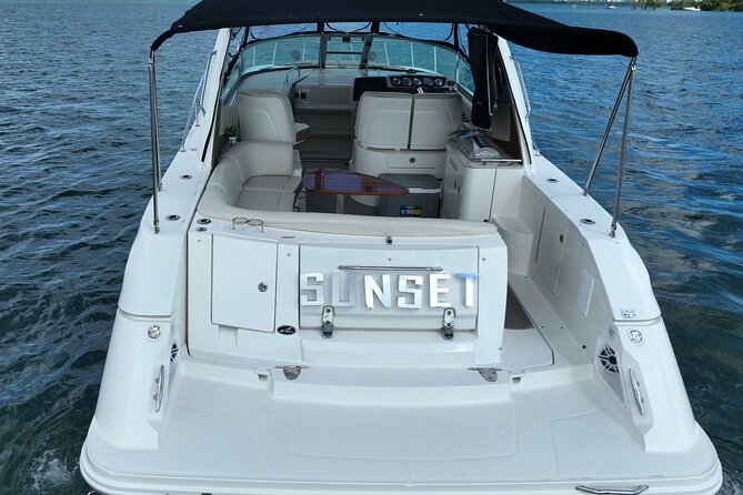 37 Ft Yacht Yacht for 2 or 4 hours, Bluetooth, In the Miami Bay - What the price really includes