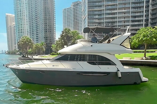 4-Hour 42 Meridian Yacht Rental with Captain in Miami Florida - What the Four Hours Really Give You