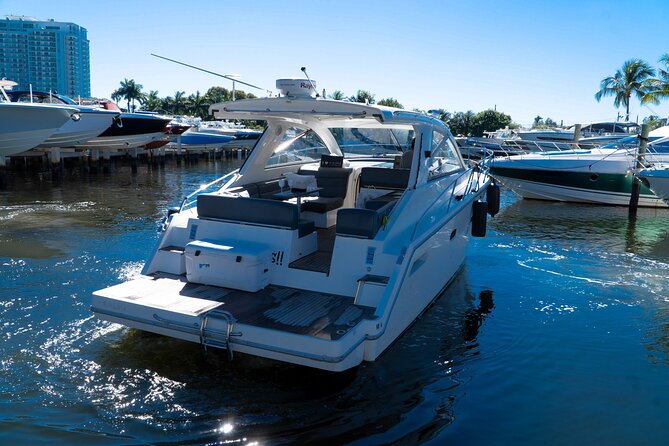 40' Sealine Cruise with Captain and Stew - Star Island and the houses of the rich and famous