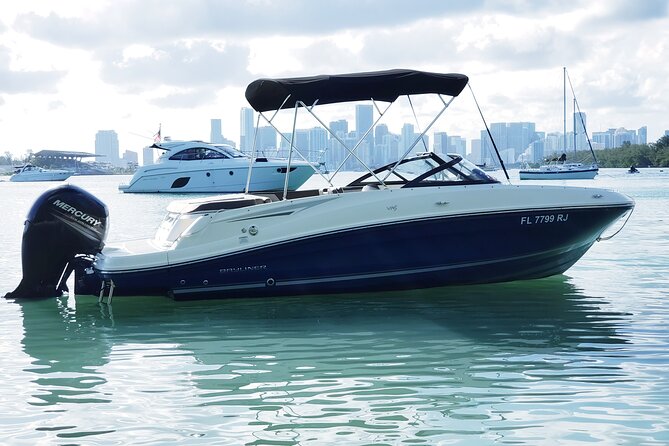 42 to 46 Ft Private Yacht Miami, rent for 2 our 4 hours, 12 ppl - Key points to know before you book