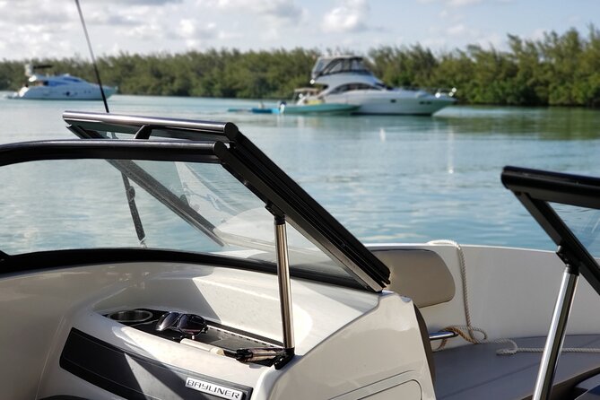 42 to 46 Ft Private Yacht Miami, rent for 2 our 4 hours, 12 ppl - Two hours or four hours: choose carefully