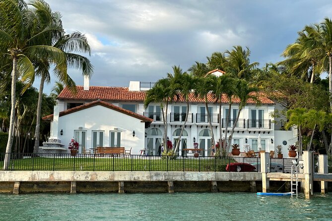 50' Private Yacht Experience in Miami for 12 people - Food, drinks, and your onboard setup