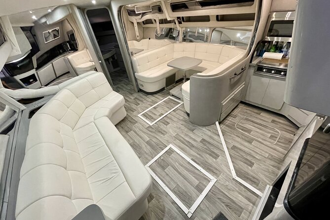 50ft Luxury Yacht Tour in Miami Beach Captain, Fun & Party! - The boat question: luxury on paper, mixed in practice