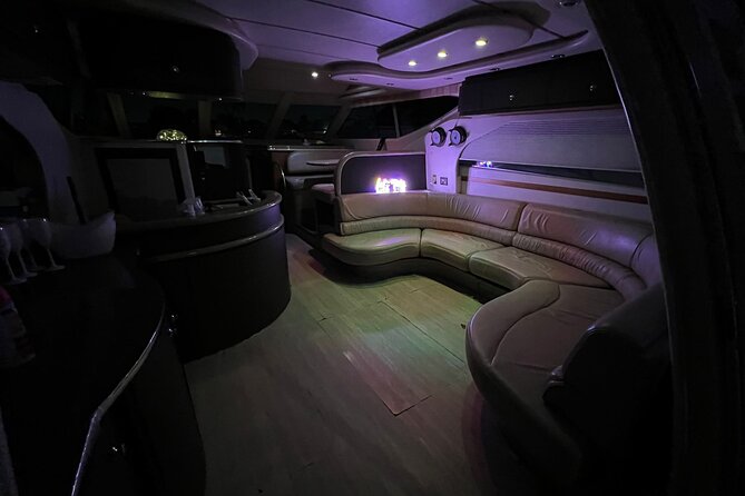 50ft Miller Blue | Miami Yacht Rental | 3 to 6 Hours | 13 Ppl - Cruising the Miami River and Downtown skyline