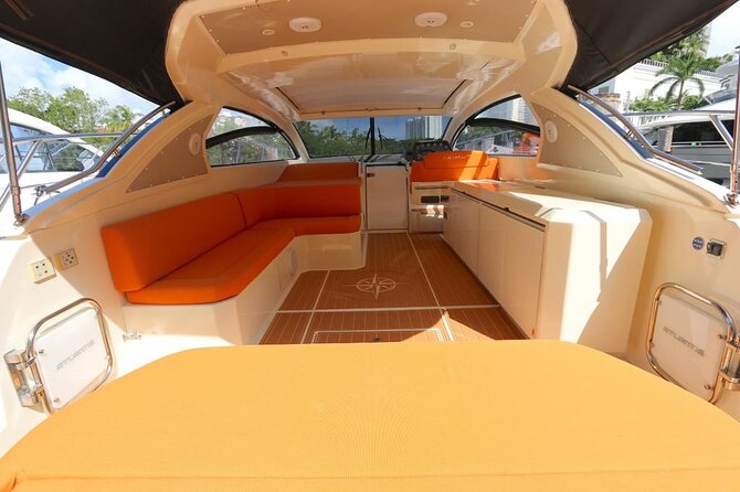 52' Azimut Yacht Charter - Nixon Sandbar and time in the water