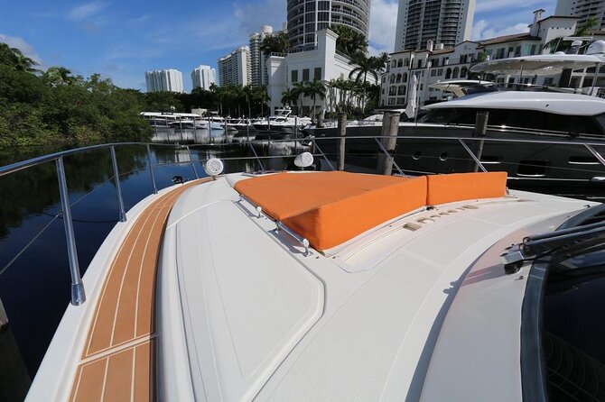 52' Azimut Yacht Charter - What the $3,490 price really buys