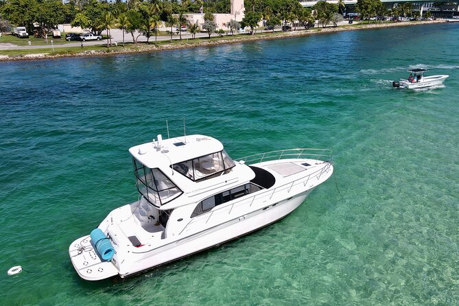 52' Yacht Rental in Miami Beach with Experienced Captain - Who Will Enjoy This Charter Most?