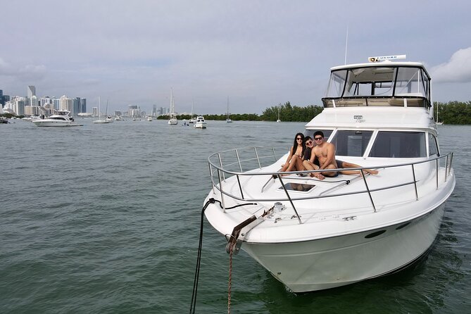 52' Yacht Rental in Miami Beach with Experienced Captain - Sandbars, Islands, and the Floating Mat