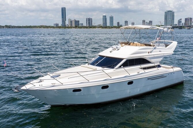 55ft + FREE HOUR Miami Yacht Rental 3 to 6 Hours 13 People - Key things to know before you book