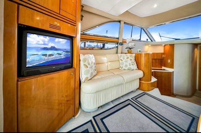 55ft + FREE HOUR Miami Yacht Rental 3 to 6 Hours 13 People - Brickell brings the city back into view