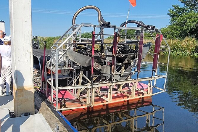 60 min. Everglades Airboat ride & pick-up ,small group +pro guide - One hour on the airboat