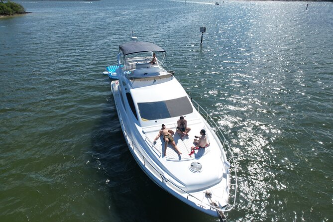 65ft Yacht Charter in Miami - The yacht’s comfort level