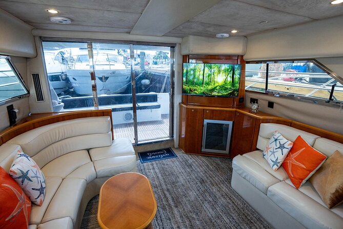 70ft + Free Hour | Miami Yacht Rental | 3 to 8 Hours | 13 ppl - Setting out from Regal Marina