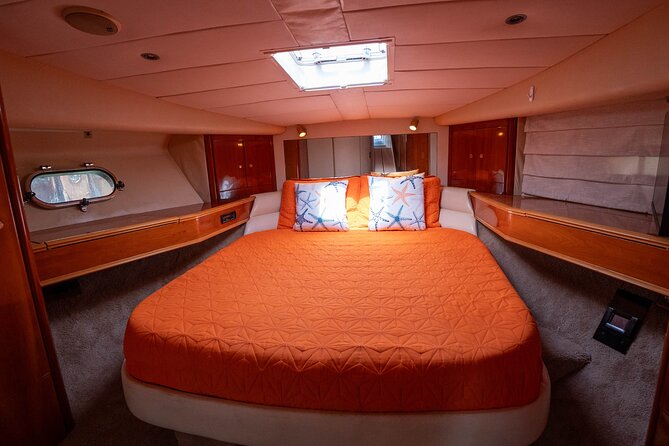 70ft + Free Hour | Miami Yacht Rental | 3 to 8 Hours | 13 ppl - Boat comforts for a birthday or family gathering
