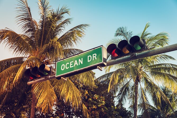 Award-winning Art Deco & History Walking Tour in Miami Beach - The pace, heat, and group size