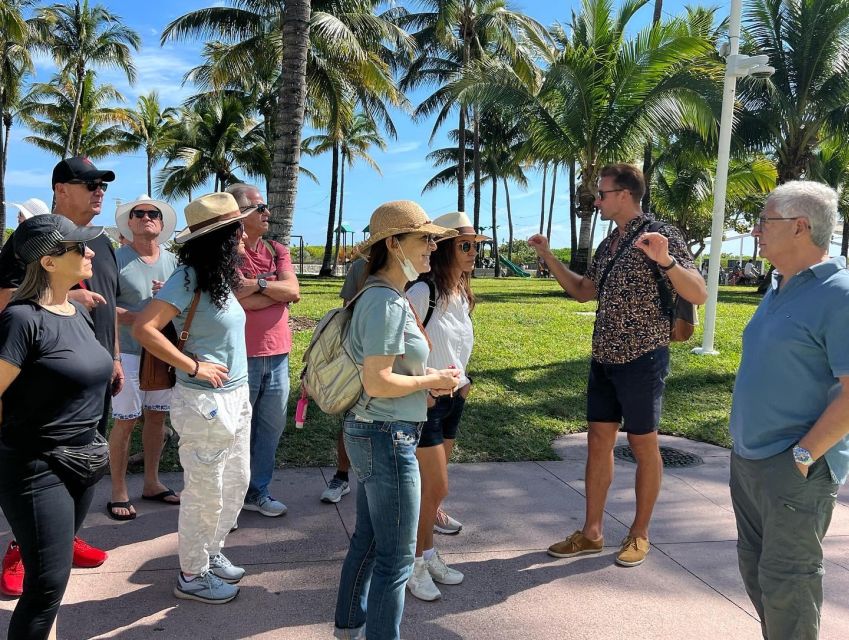 Award-winning Art Deco & Neon Lights Walking Tour - Big facts that make the city easier to understand