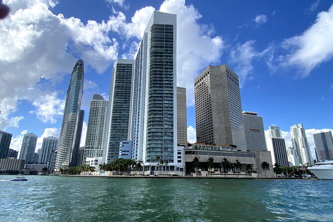 Bayside Marketplace: Millionaire Homes Boat, Stop at South Beach - Booking and cancellation advice