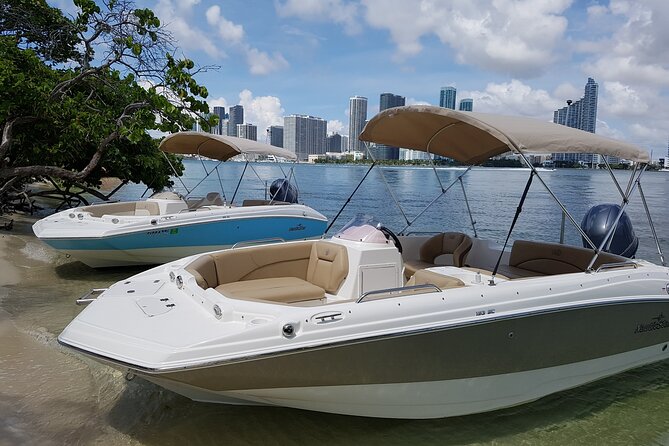 Best Miami self-driving boat rental! - Taking the wheel at Venetian Marina