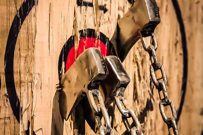 Bundle: 1-Hour Axe Throwing + Escape Room - Why this two-hour Miami package works