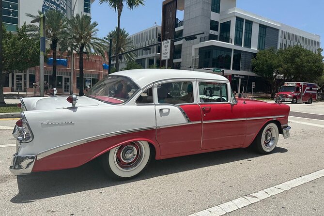 Classic Car Tour around Miami - Why a classic car changes the Miami sightseeing formula