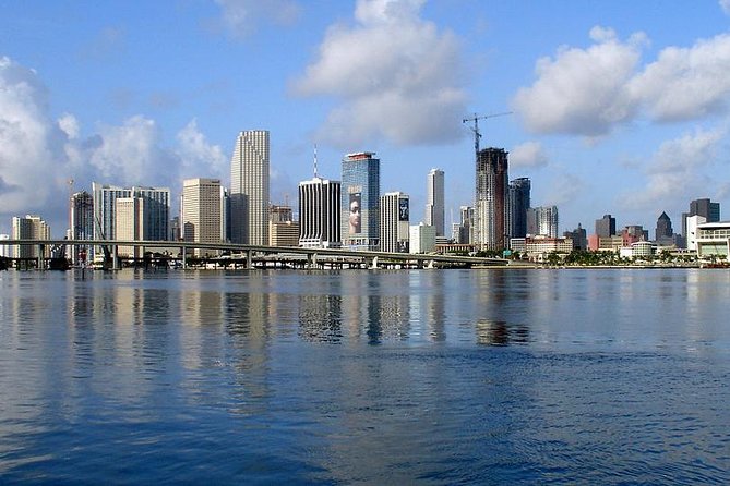 COMBO Miami City & Boat Tours ,Stops at Wynwood and Little Havana - Little Havana and the Pace of Calle Ocho