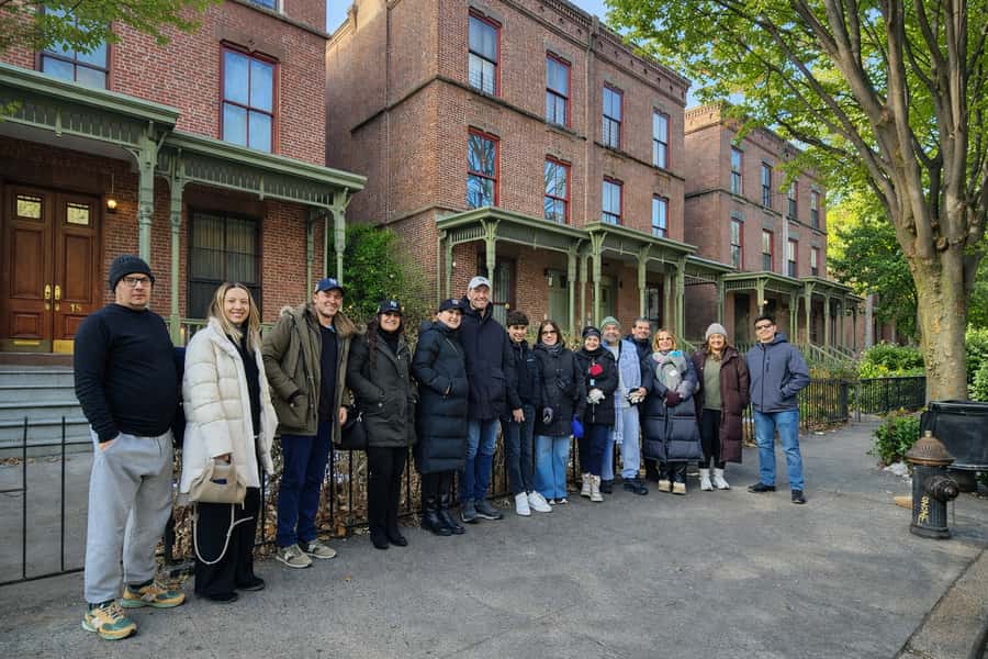 Discover NYC-Tour of Manhattan, The Bronx, Queens & Brooklyn - Ending Near Brooklyn Bridge or in Little Italy