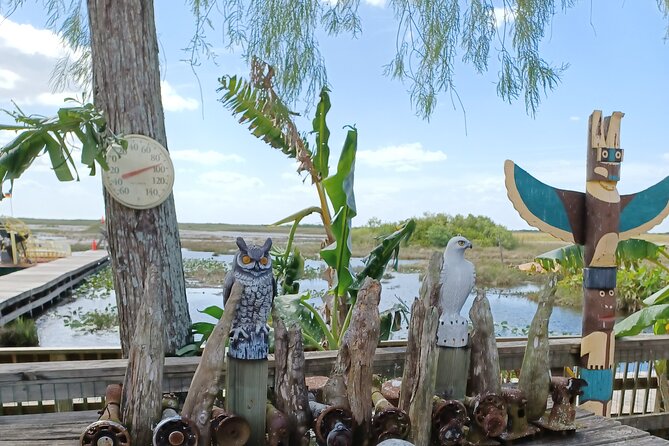Everglades Eco Airboat Tour-Small Group & 2 Private Islands - A short visit to the Miccosukee Indian Village Store