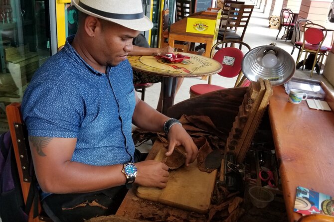 Express Little Havana & Cuban Culture Walking Tour in Miami - Group size, guides, and the value of the time