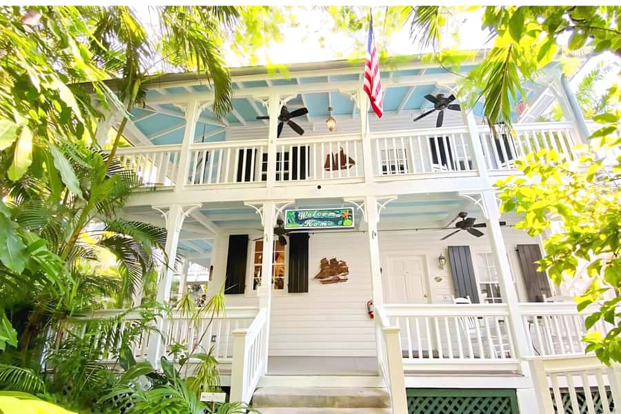 From Miami: Key West Day Trip with Narration - Duval Street and the historic seaport