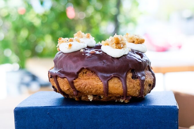 Handcrafted Donuts & Street Art: Wynwood's Most Unique Food Tour - Guides who shape the experience