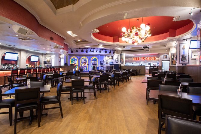 Hard Rock Cafe Miami - The memorabilia is part of the meal