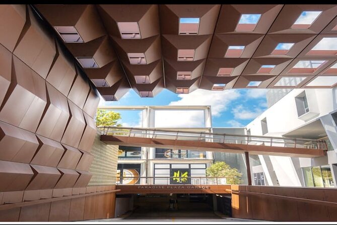 Hidden World of Miami Design District - small group tour! - The cafe ending is stylish, but not included