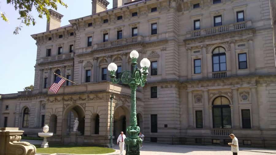 Historic Highlights of Newport,RI with with the Gilded Age - A quick ride through 386 years of Newport