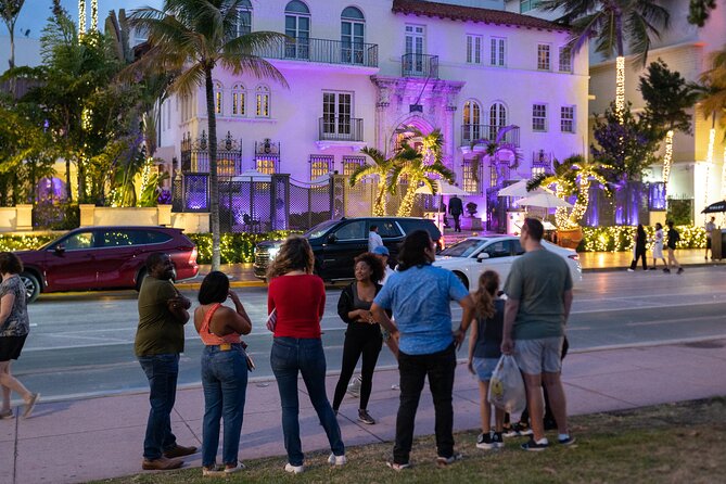Hollywood Meets Miami Beach Movie and Tasting Tour - Walking seven blocks of Ocean Drive