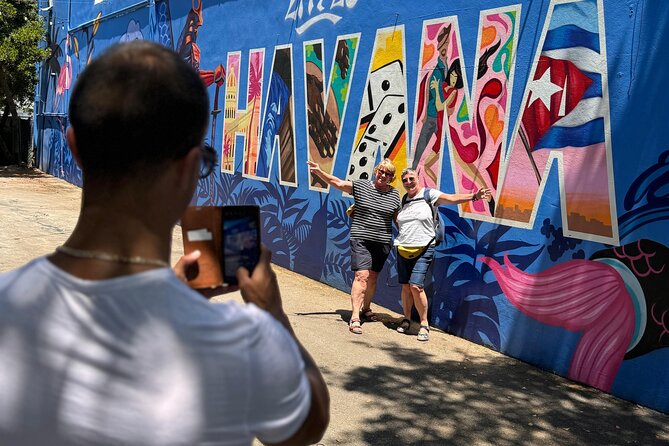 Influencer Experience (Wynwood and CityTour) Miami - The VIP wristband and free local deals