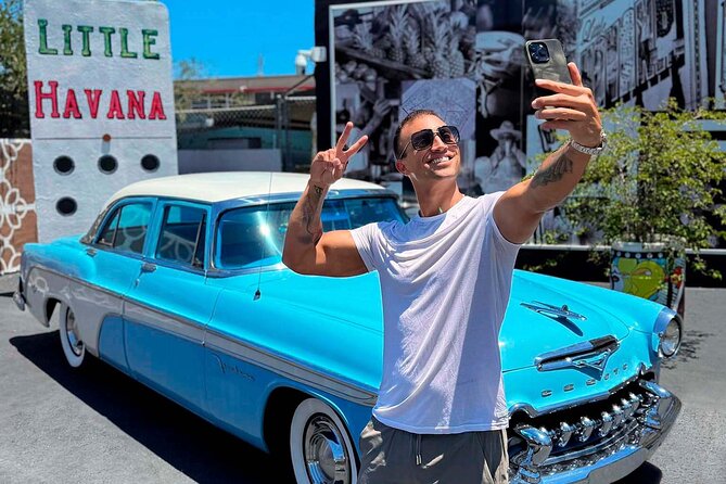 Influencer Experience (Wynwood and CityTour) Miami - Stop 2: Calle Ocho Plaza and the Havana Collection Museum