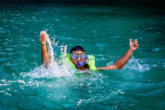 Key West from Miami with Snorkeling, Drinks and Hard Rock Cafe Meal - The long road to Key West