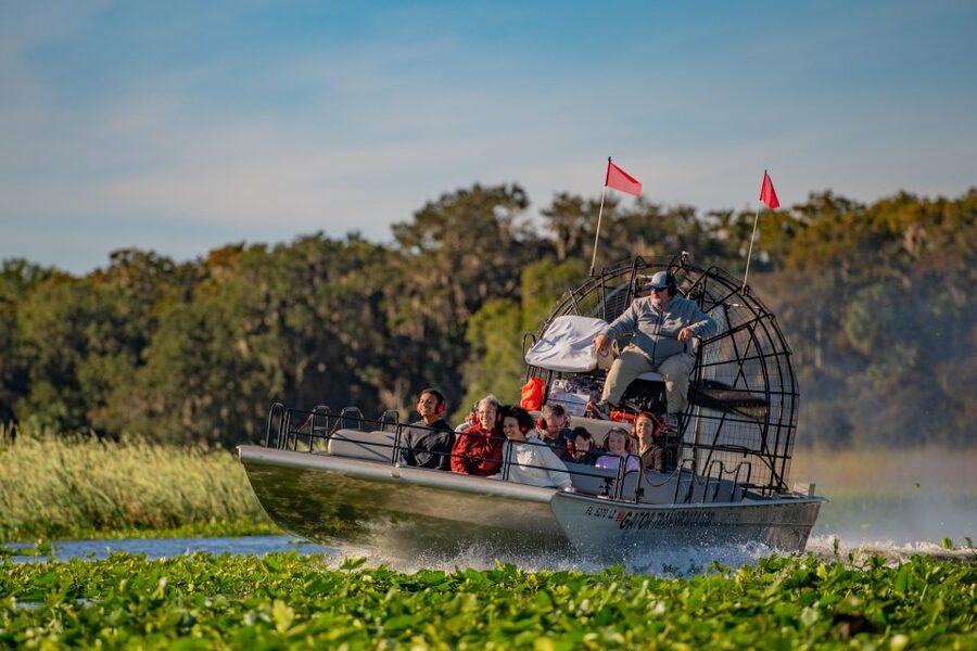 Kissimmee: Boggy Creek Airboat Ride with Optional Meal - Choosing between 30 minutes and one hour