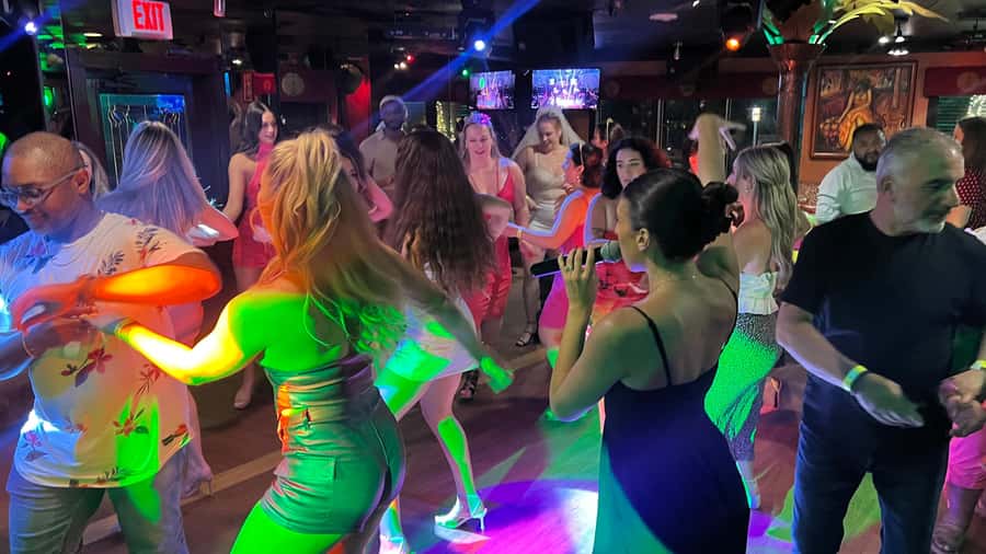 Mango's Miami: Salsa Lessons, Mojitos, Bites & Live Music - The appetizers, mojito, and what you actually receive