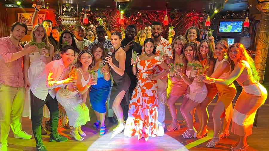 Mango's Miami: Salsa Lessons, Mojitos, Bites & Live Music - What happens from 7 to 8pm