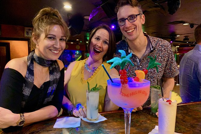Mango's Miami: Sip & Salsa Lessons, Mojitos, Bites & Live Music - How crowded will the class feel?