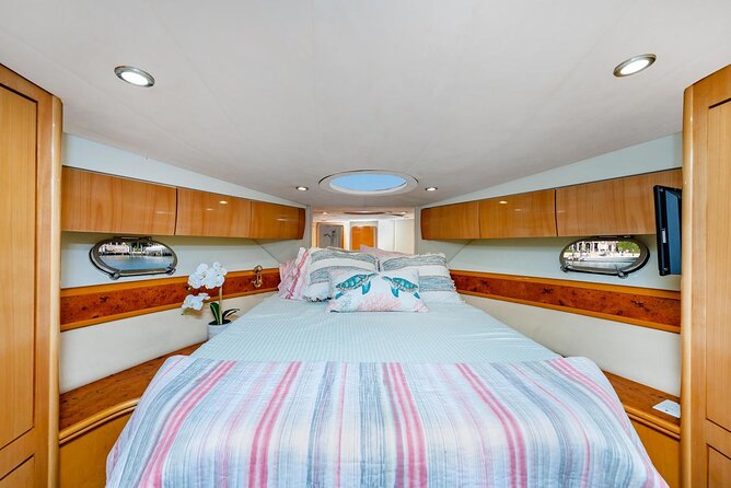 Miami 2 Hours Private Yacht Tour for 13 ppl on a 50 ft Yacht - Timing your two hours well