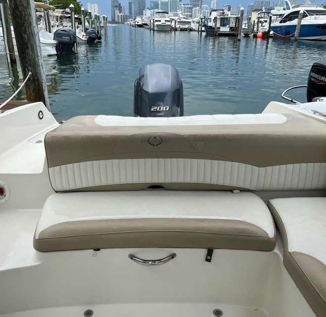 Miami: 24-Foot Private Boat for up to 8 People - Why a private boat works well in Miami