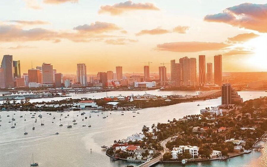 Miami: 30-Minute Helicopter Tour - Beach, Downtown & Islands - The island chain: Venetian, Star, Hibiscus, and Palm